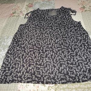 Denver Hayes  summer sleeveless shirt